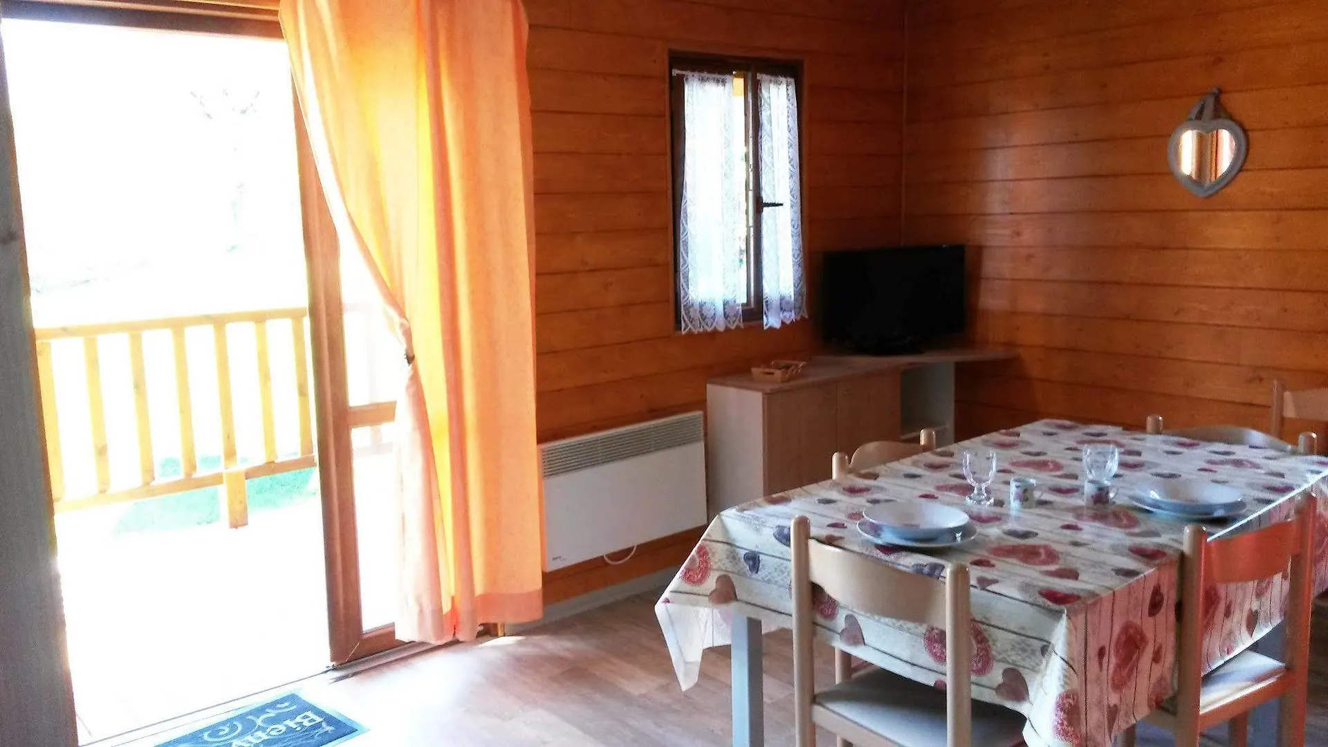 Chalets Du Lac Arcizans-Avant Parque de vacaciones