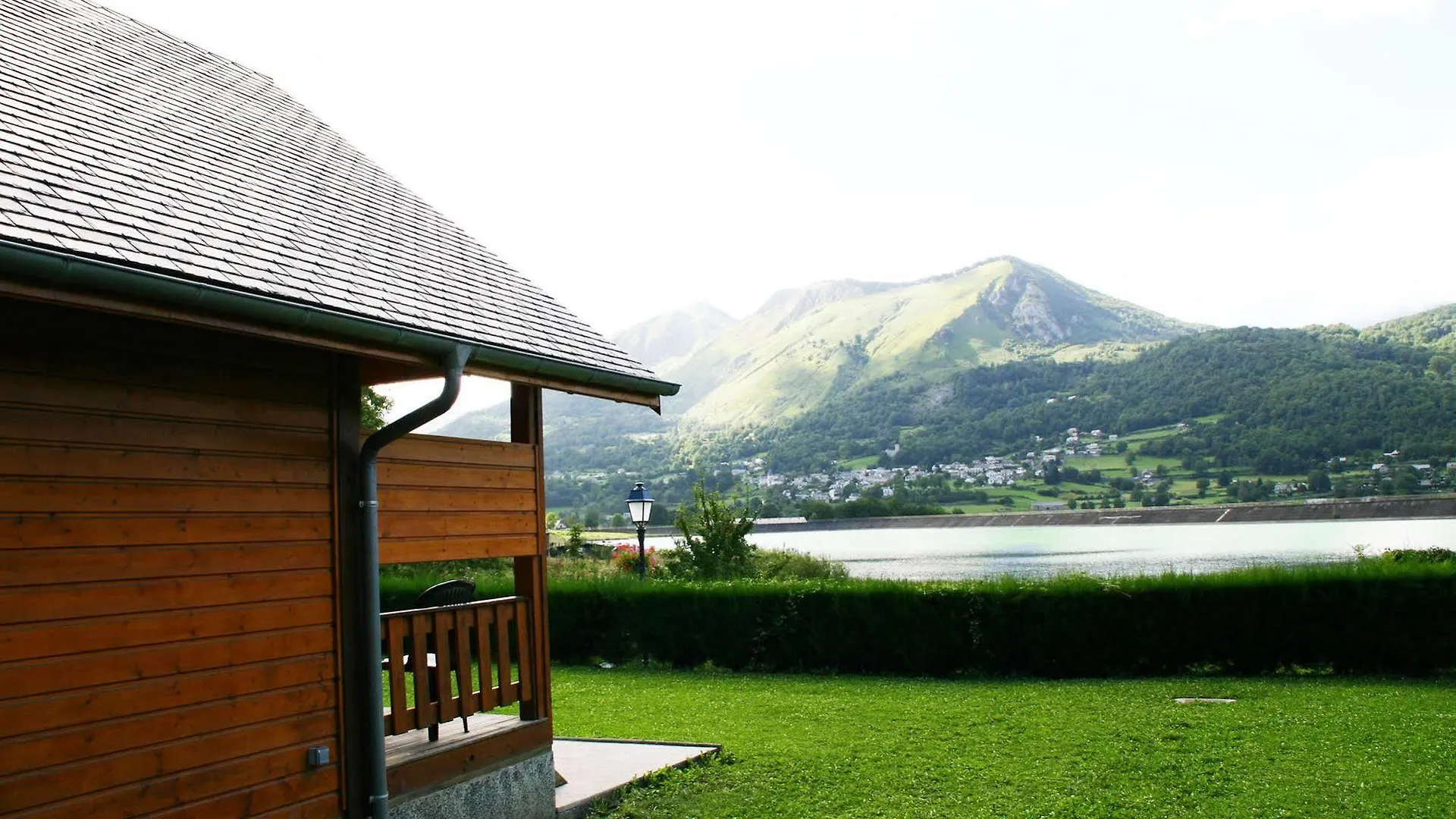 Chalets Du Lac Arcizans-Avant 4*,